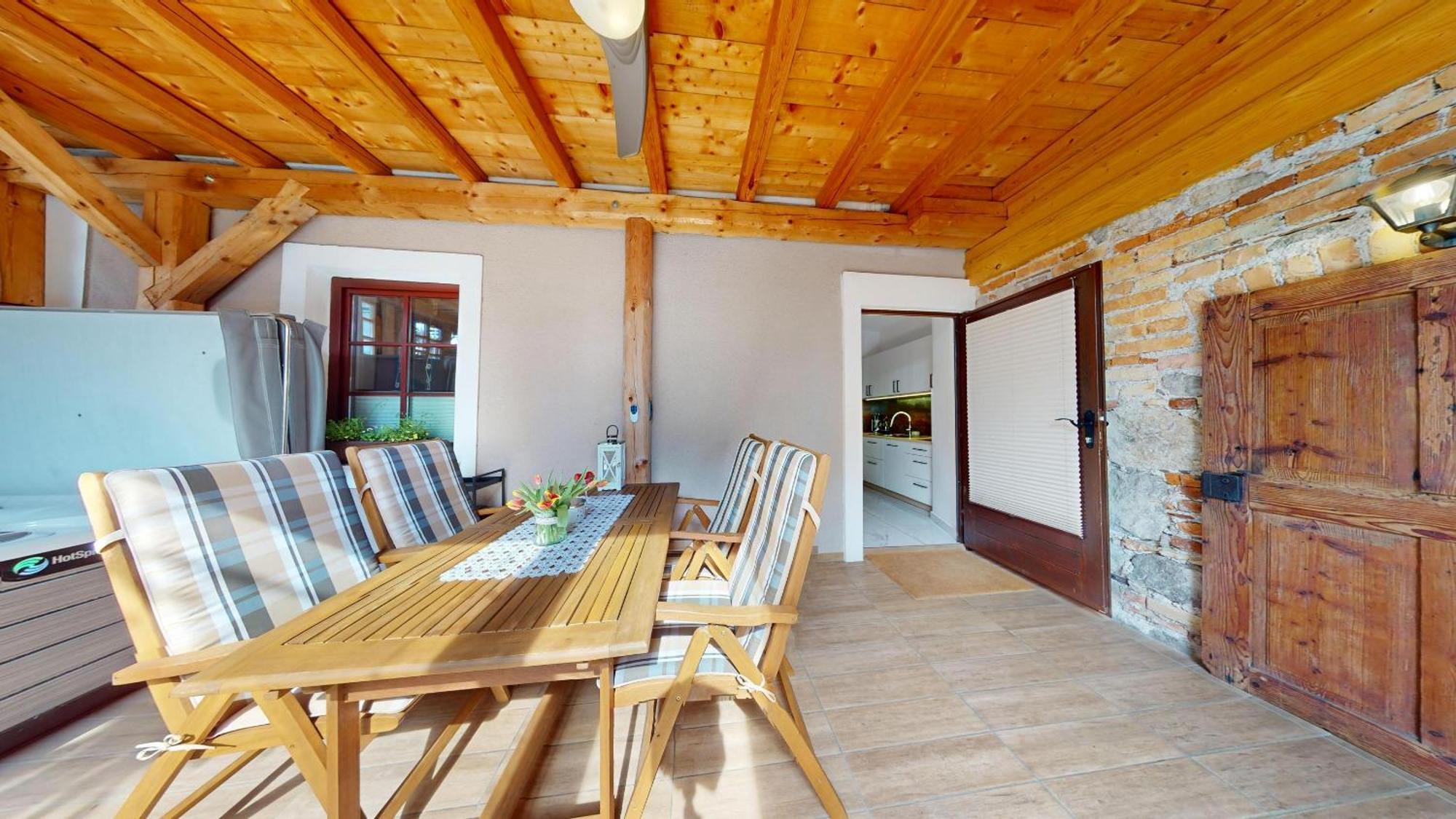 Resort Hisa Ida - Apartments With Hot Tub And Sauna Ivancna Gorica Phòng bức ảnh