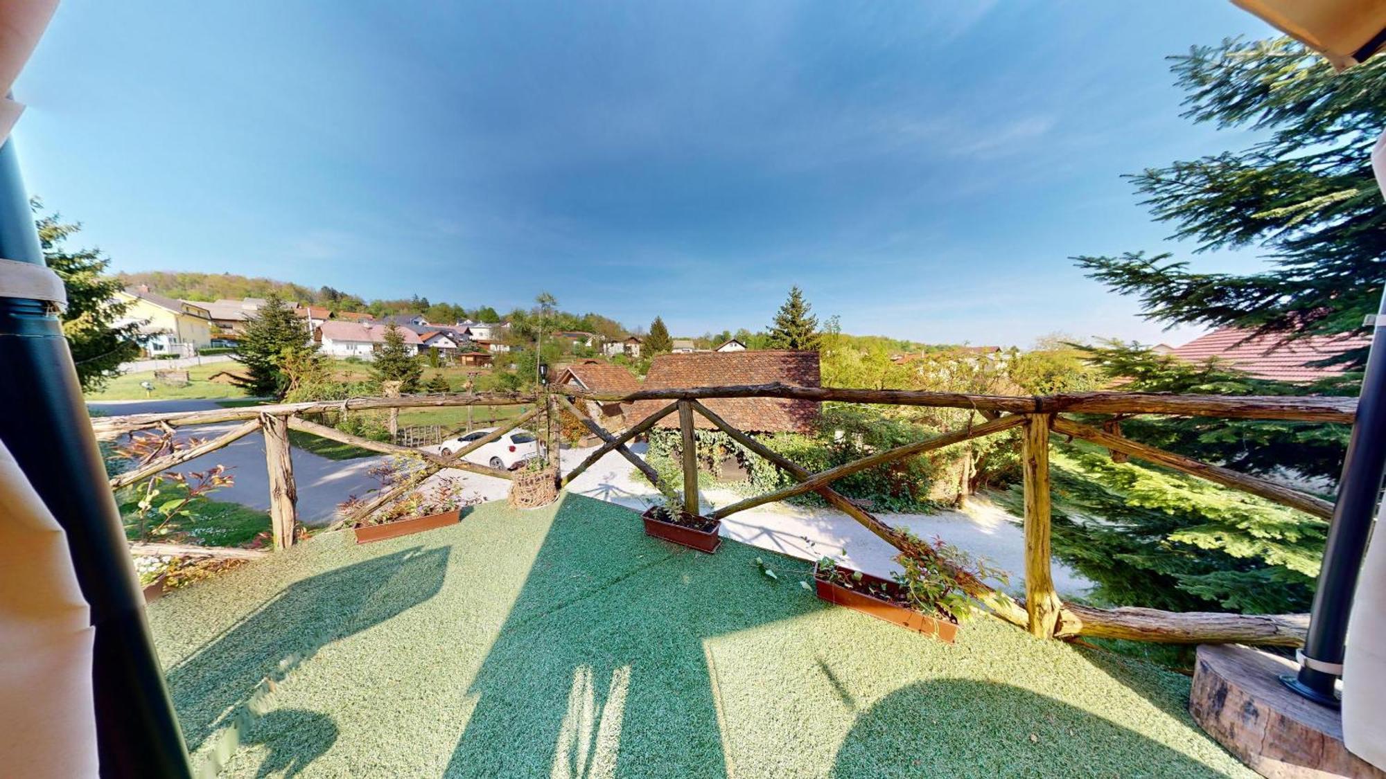 Resort Hisa Ida - Apartments With Hot Tub And Sauna Ivancna Gorica Phòng bức ảnh