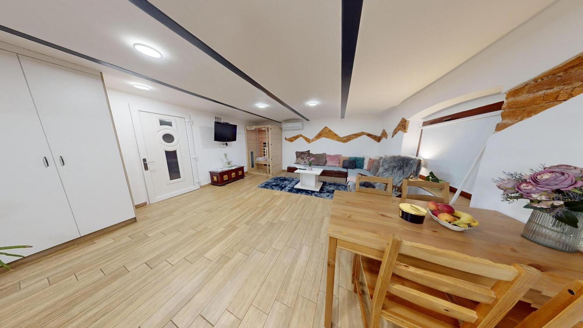 Resort Hisa Ida - Apartments With Hot Tub And Sauna Ivancna Gorica Phòng bức ảnh